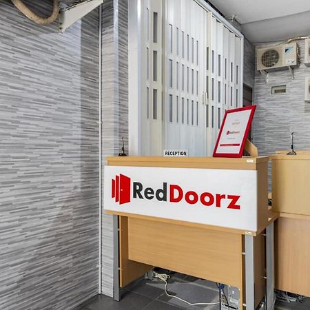 Reddoorz @ Jemursari Surabaya 2 Hotel Exterior photo